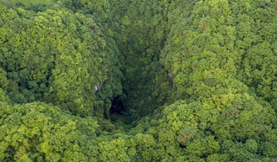 南郑小南海天坑——伯牛坑